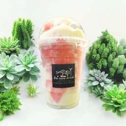 สตรอว์เบอร์รี่สมูทตี้โยเกิร์ต