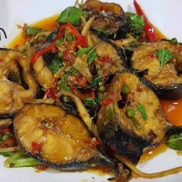 ผัดฉ่าปลาดุก