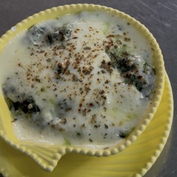 ผักโขมอบชีสถ้วย