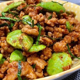 พริกแกงหมูสับสะตอ.ถั่ว.ราดข้าว