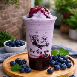 นมบลูเบอร์รี่ปั่นราดซอสบลูเบอร์รี่
