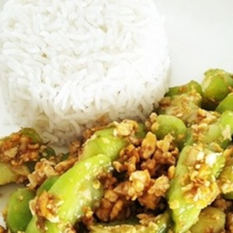 KH02.01 บวบผอม 50 กรัม ผัดไข่ 2ฟอง ราดข้าว