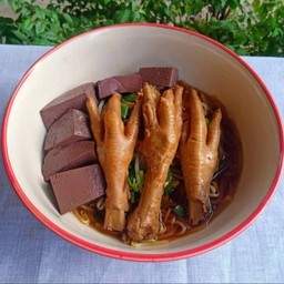 ก๋วยเตี๋ยว ตีนไก่