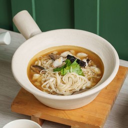 หมี่ฮ่องกงน้ำแดงปูก้อน