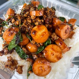 ข้าวกระเพราฮอตดอก(บีลัคกี้)