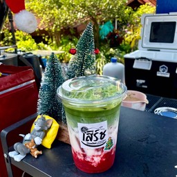 มัทฉะนมสดสตอเบอรี่