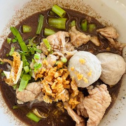 เตี๋ยวเรือน้ำตก-เส้นใหญ่