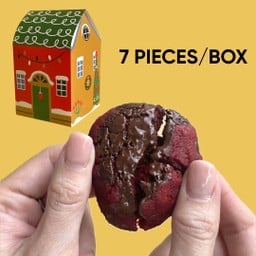 Soft baked red velvet chocolate cookies