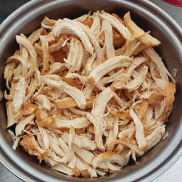 ก๋วยเตี๋ยวไก่ตุ๋น แม่บุปผา Mae Buppha Noodles