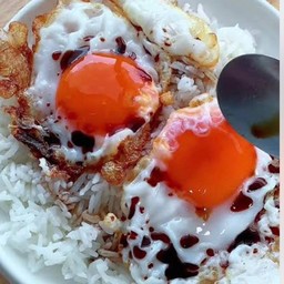 ข้าวไข่ดาว+ซอสฝาเขียว