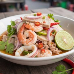 ยำรวมมิตรทะเลหมูสับ