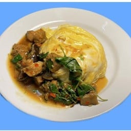 ร้านป้าช่วย ข้าวไก่ทอดไข่ข้น