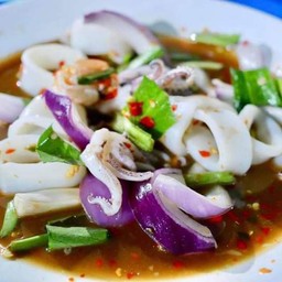 ยำปลาหมึก