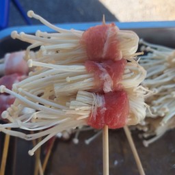 เห็ดเข็มพันสามชั้น