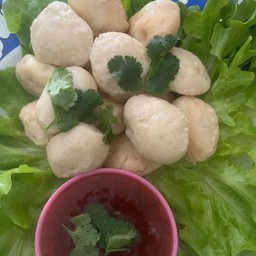 ลูกชิ้นหมูลวกจิ้มเล็ก ลูกชิ้น7ลูก