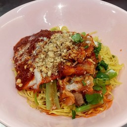 บะหมี่หมูแดง+หมูกรอบต้มยำ(แห้ง)