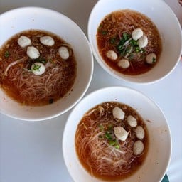 บัวไหลก๋วยเตี๋ยวต้มยำ Hyde ราชพกฤษ์ แยกพืชสวนโลก