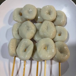 ลูกชิ้นปลา ขาว