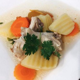 ต้มซุปไก่ใส่มันฝรั่ง