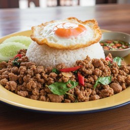 ข้าวหน้ากระเพราหมูสับไข่ดาว