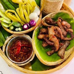 เซทข้าวสวย+น้ำพริกกะปิ+หมูทอด+ผักสดผัดต้ม