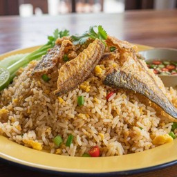 ข้าวผัดปลาสลิด