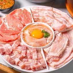 ชุดหมูหมู