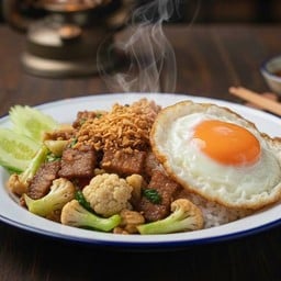 ข้าวหน้าดอกกะหล่ำหมูกรอบไข่ดาว