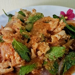หมูน้ำตก
