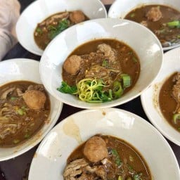 ก๋วยเตี๋ยวเรือ ทะลุ ฮาลาล กรุงเทพกรีฑา