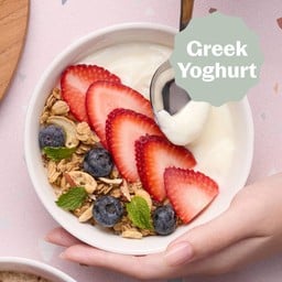 มูสลี่กรีกโยเกิร์ตผลไม้รวมใส่กราโนล่า