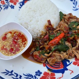 ข้าวกะเพราไก่