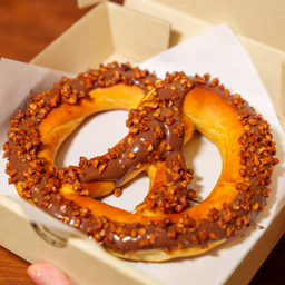 Pretzel almond choco