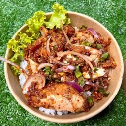 กินกะเพราหน้าค่าย - เส้นหน้าค่ายกองพล 10