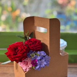 กระเช้าดอกไม้สด+กาแฟมะพร้าว