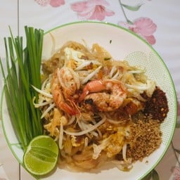 ผัดไทเนื้อทอง
