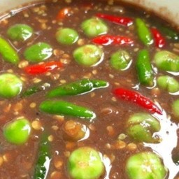 ข้าวไข่เจียวหอมแดง+น้ำพริกกะปิใส่กล่องลายสตีช