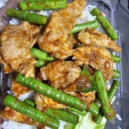 ข้าว.ผัดพริกแกงถั่วหมูหมัก