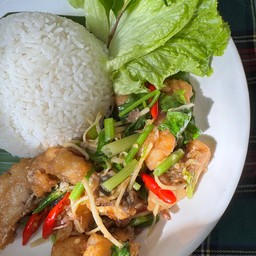 ข้าวหน้าปลาผัดขึ้นฉ่าย