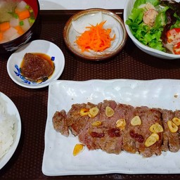 ชุดสเต็กเนื้อ