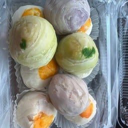 ขนมเปี๊ยะตลาดนนท์ (เฮียอ้วน)