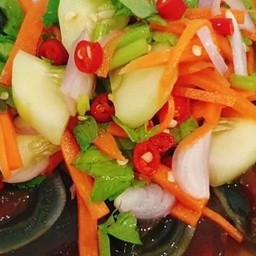 ยำไข่เยี่ยวม้า