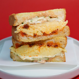 Garlic Chili Omelette Crunch Sandwich - ครันช์ แซนด์วิช การ์ลิค ชิลลี่ ออมเล็ต