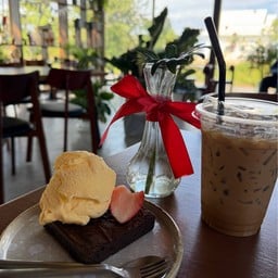 Libreria Cafe X Bookspace