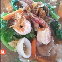 ราดหน้าทะเล