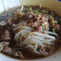 ก๋วยเตี๋ยวซอสแดง(สูตรเพชรบุรี)