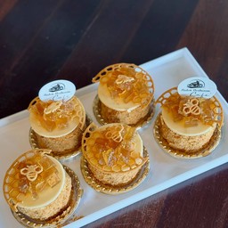 Medovik (เมโดวิก) คือ เค้กน้ำผึ้งรัสเซีย