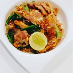 [อร่อยซ่ากับโค้ก] ผัดซีอิ๋วทะเลย +  โค้ก ออริจินัล (กระป๋อง) 