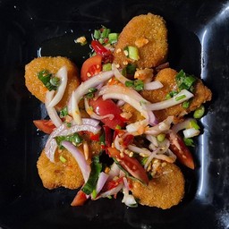 ยำไก่ทอด.