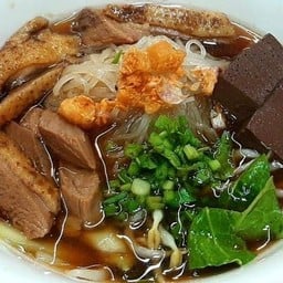 ก๋วยเตี๋ยวเรือ-หมู-เนื้อ-ก๋วยเตี๋ยวเป็ดตุ๋น-เย็นตาโฟ-ก๋วยเตี๋ยวหมูแดงต้มยำ-กะเพราเป็ด-หมูกรอบ-เนื้อ-ทะเล-หมูชิ้น-หมูสับ-ไก่